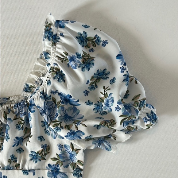 Floral Blue and White Midi Dress- M - Picture 5 of 9